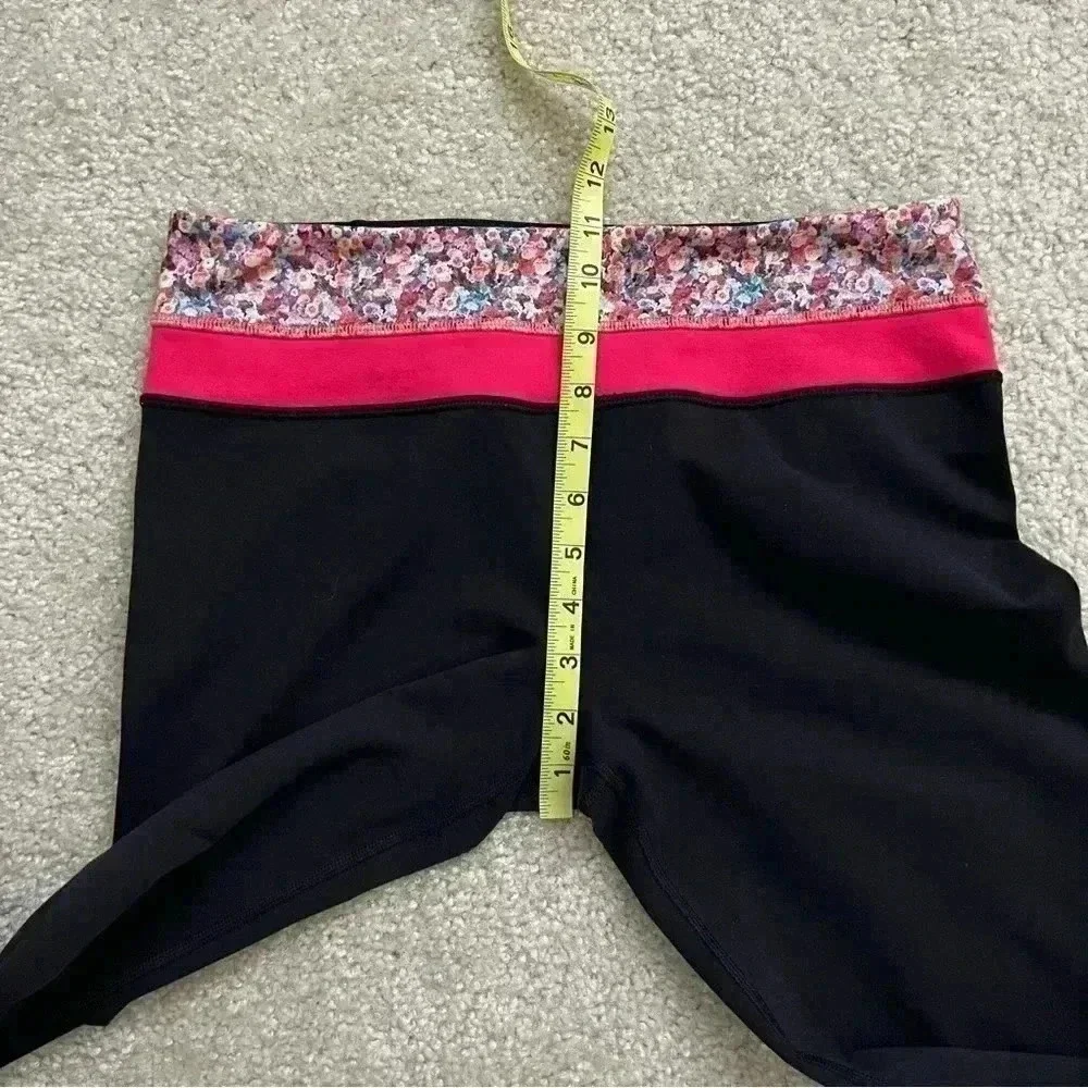 Lululemon Leggings Black & Flowers Women’s Size 8 Gym Active Yoga